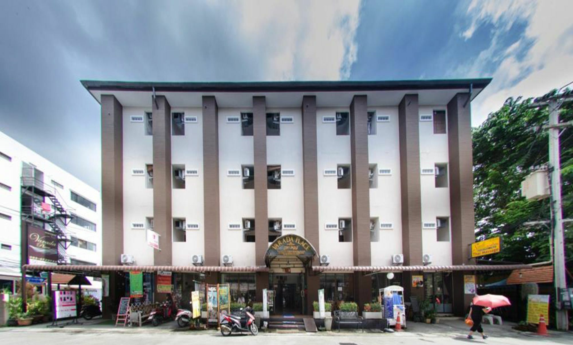 Varada Place Chiang Mai Exterior photo